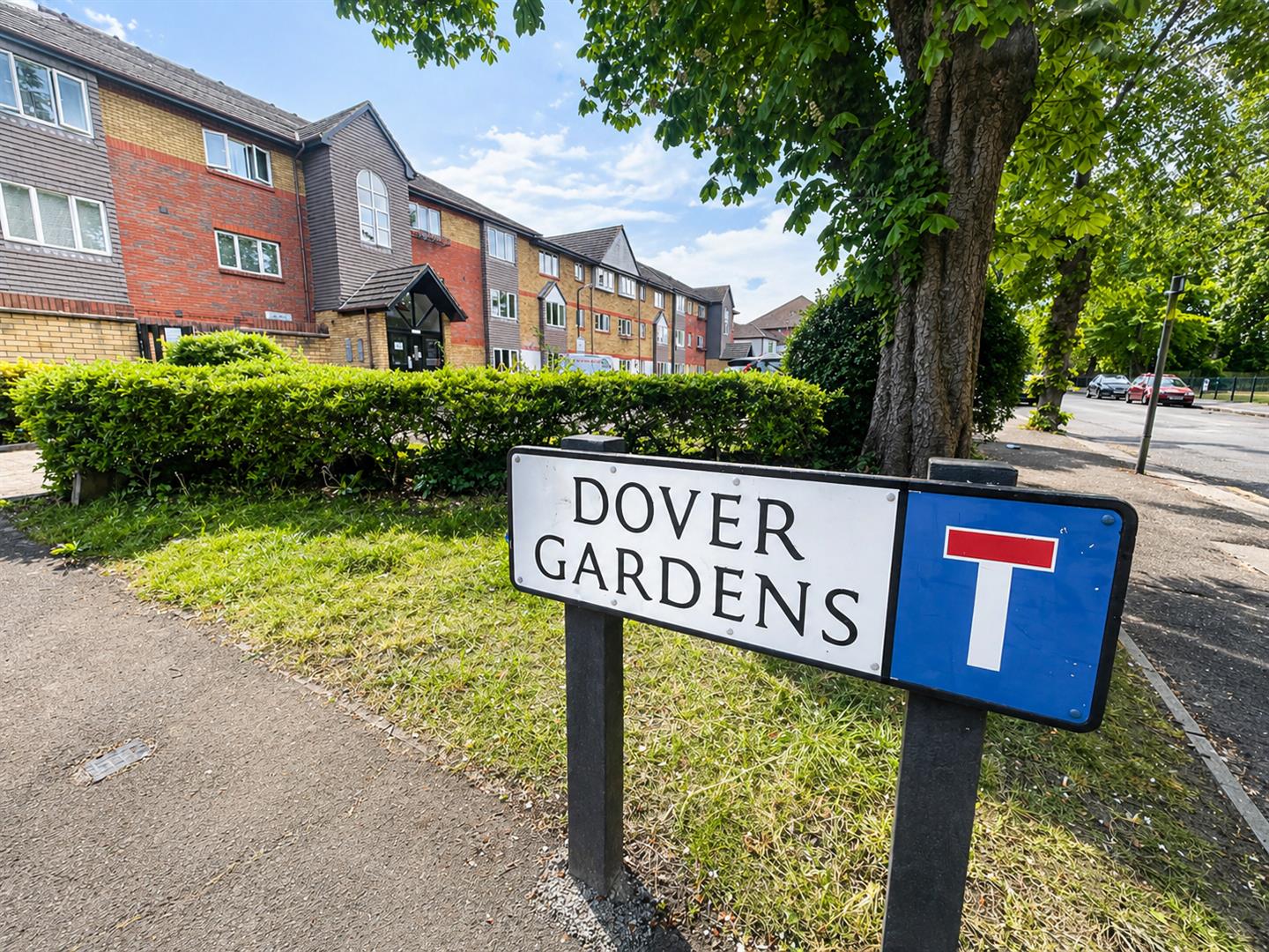 Dover Gardens, Carshalton